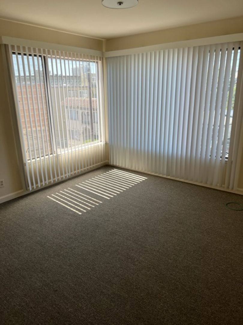 Apartment for rent at 252 Acton Place, Oakland, CA 94606