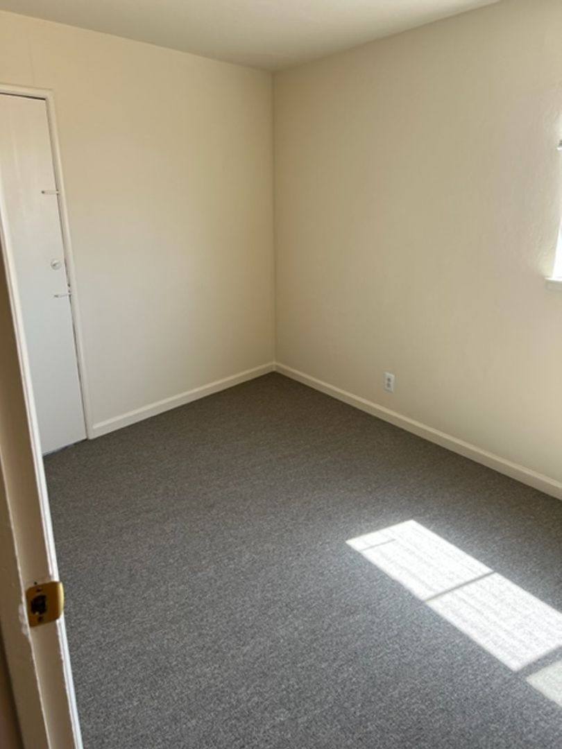 Apartment for rent at 252 Acton Place, Oakland, CA 94606