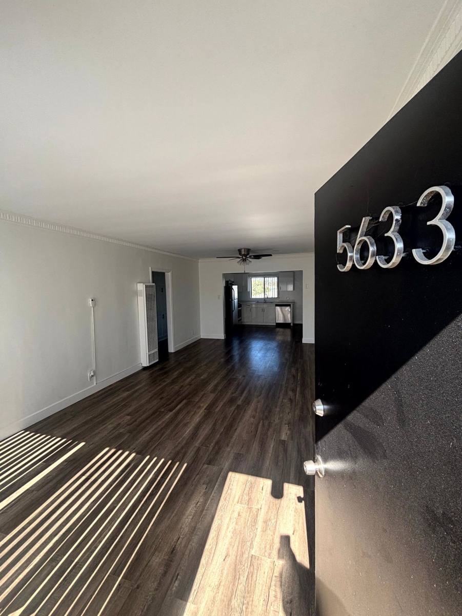 Apartment for rent at 5623-5633 Venice Blvd, Los Angeles, CA 90019