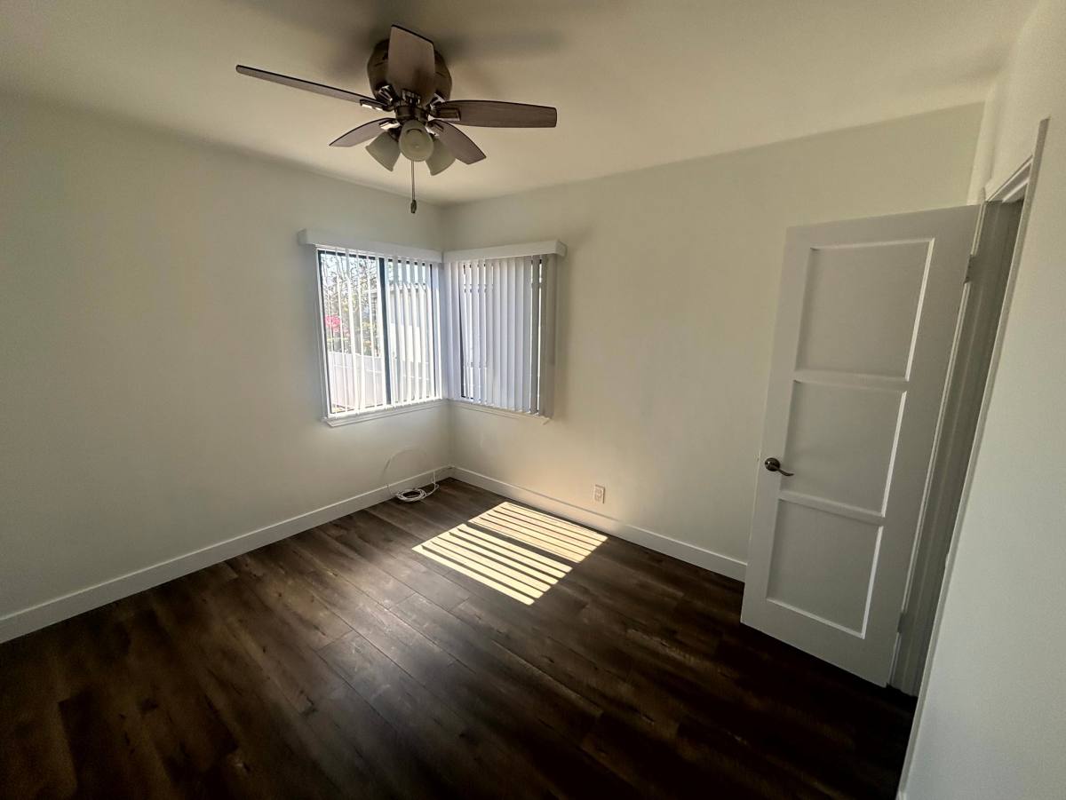 Apartment for rent at 5623-5633 Venice Blvd, Los Angeles, CA 90019