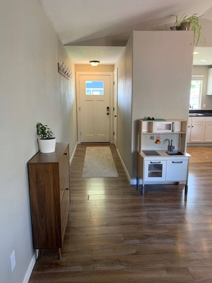 House for rent at 812 S Pacific St, Newberg, OR 97132