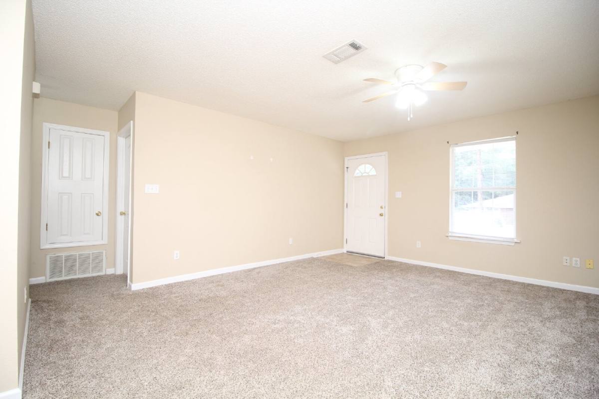 Townhouse for rent at 6845 Roundup Lane, Milton, FL 32570