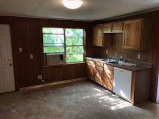 Apartment for rent at 172 Redtown Rd #B, Leesville, LA 71446