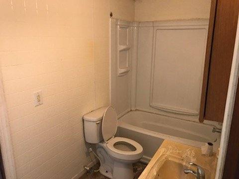 Apartment for rent at 172 Redtown Rd #B, Leesville, LA 71446