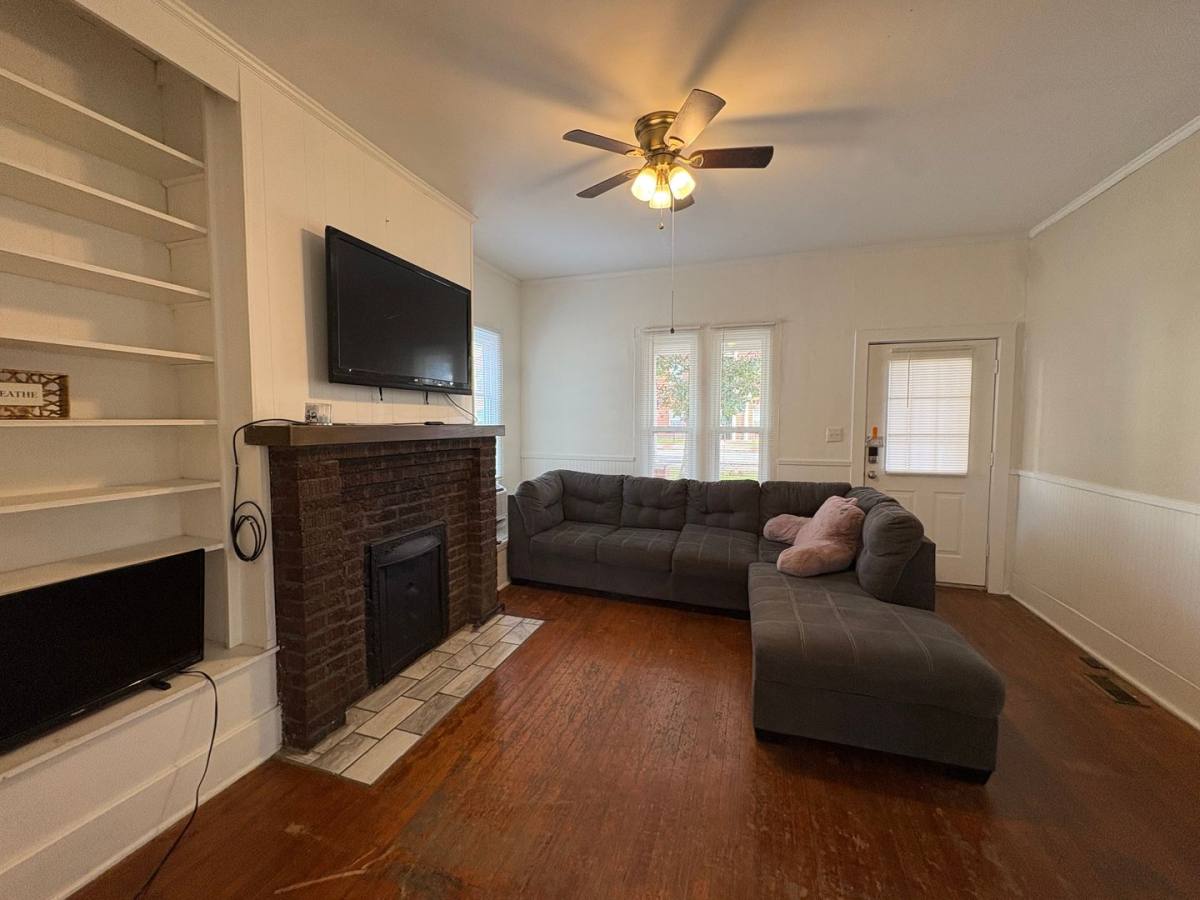 Apartment for rent at 1629 Forrest Dr, Bowling Green, KY 42101