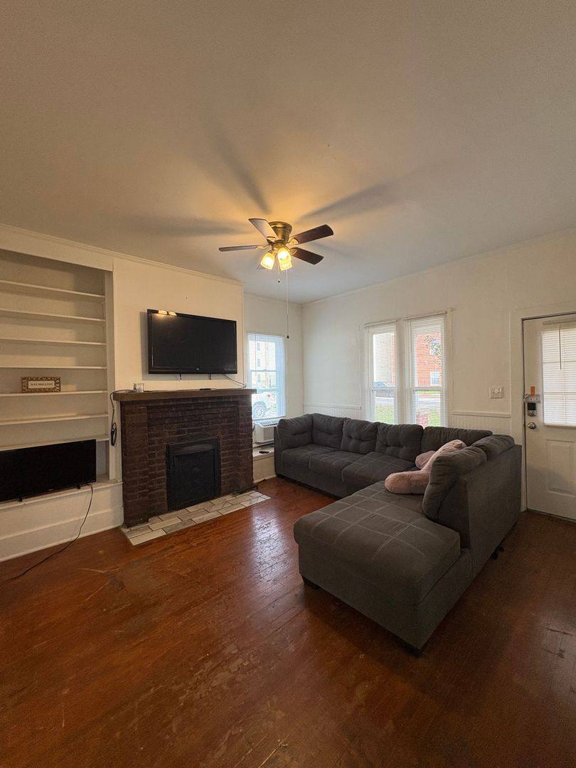Apartment for rent at 1629 Forrest Dr, Bowling Green, KY 42101