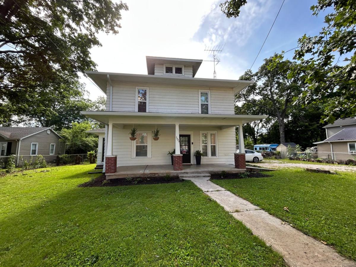 Apartment for rent at 1629 Forrest Dr, Bowling Green, KY 42101