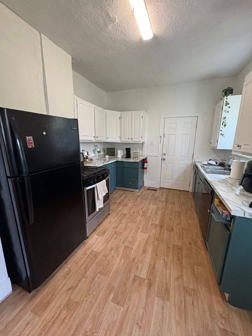 Apartment for rent at 1629 Forrest Dr, Bowling Green, KY 42101