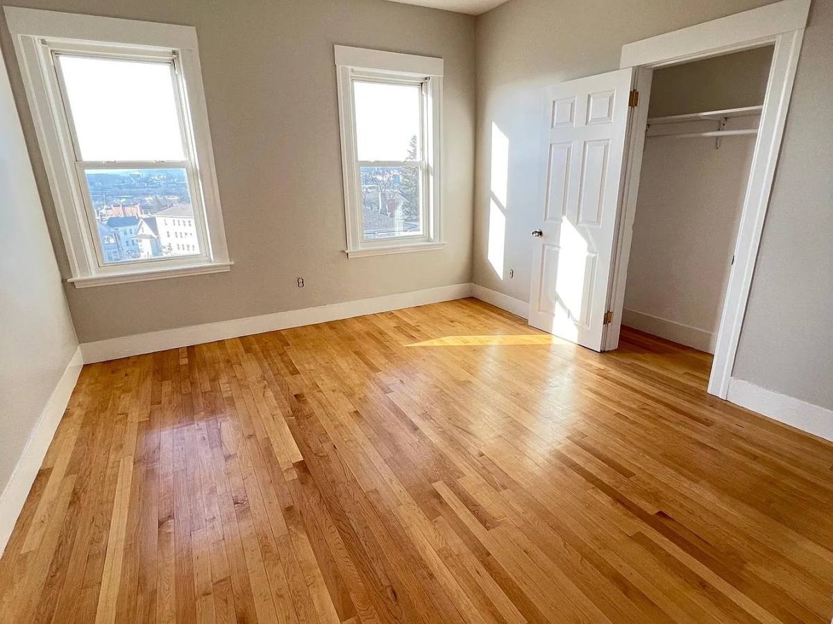 Apartment for rent at 13 Winthrop St #3, Worcester, MA 01604