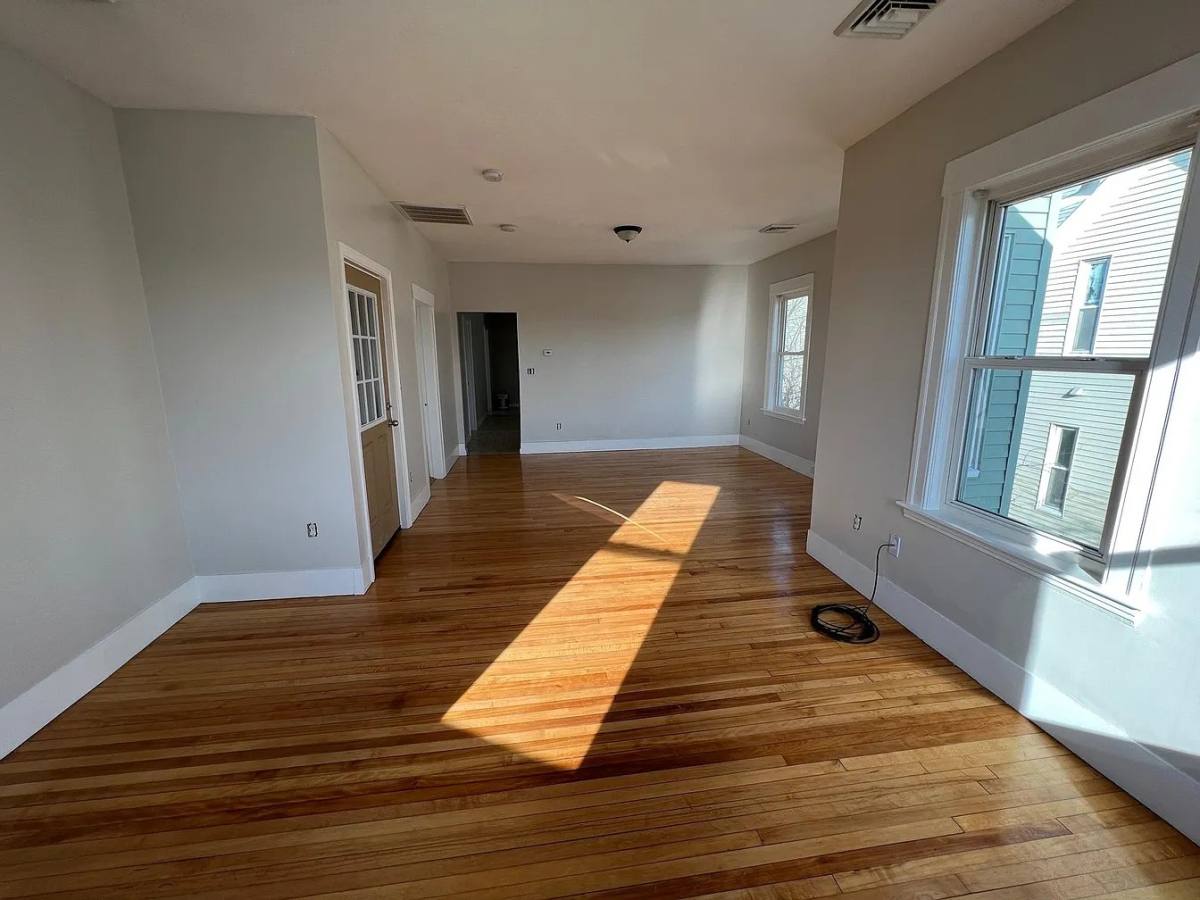 Apartment for rent at 13 Winthrop St #3, Worcester, MA 01604