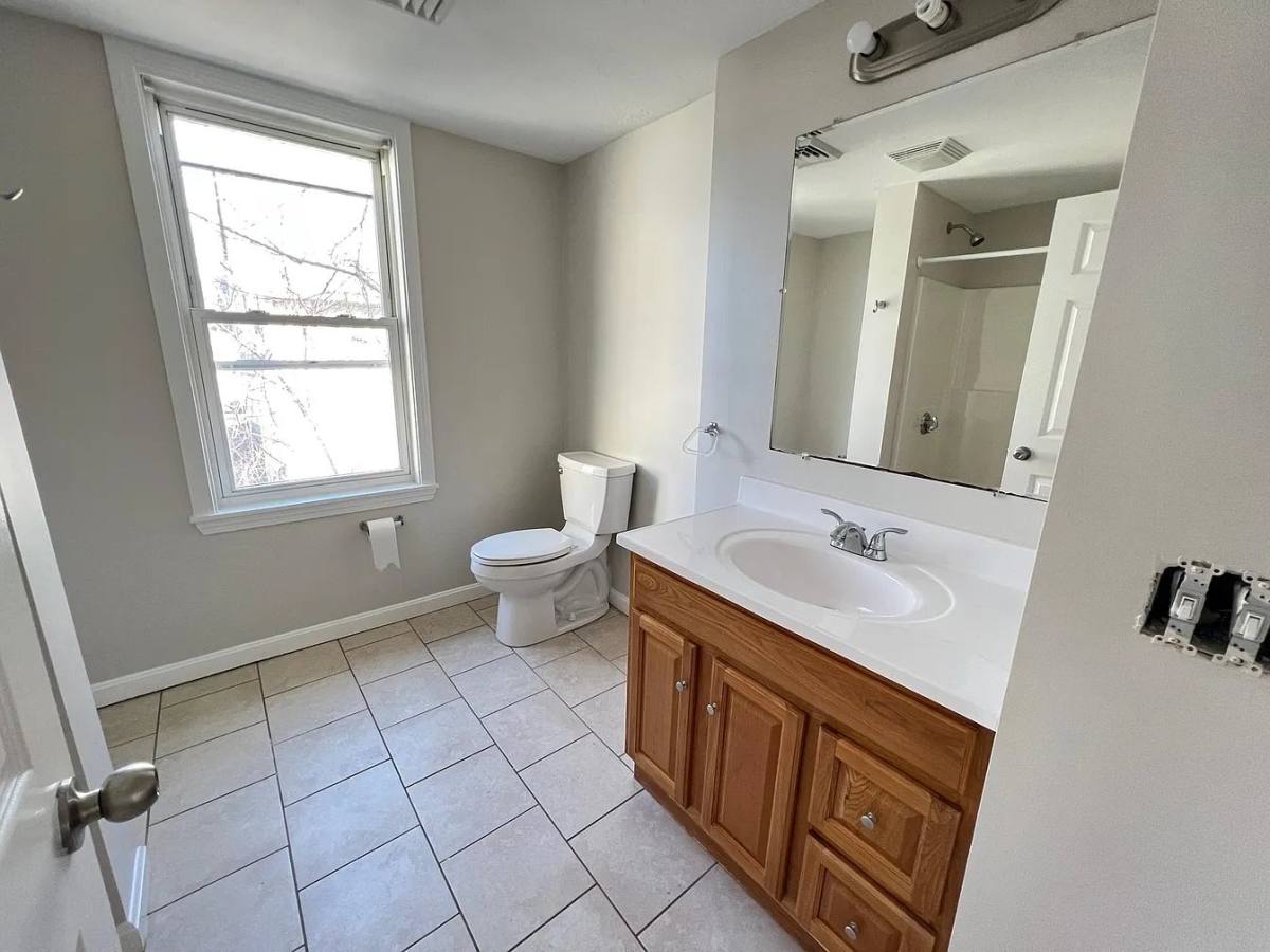 Apartment for rent at 13 Winthrop St #3, Worcester, MA 01604