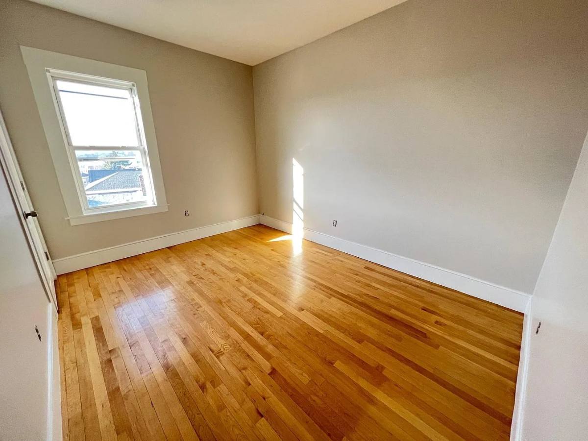 Apartment for rent at 13 Winthrop St #3, Worcester, MA 01604