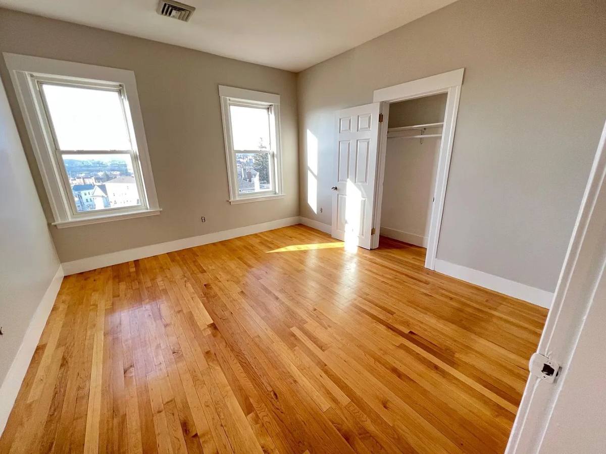 Apartment for rent at 13 Winthrop St #3, Worcester, MA 01604