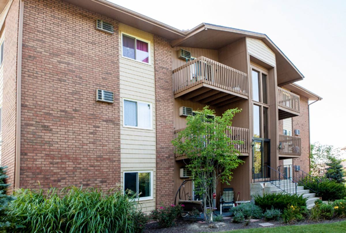 Apartment for rent at 1444 Grandview Court, Crown Point, IN 46307