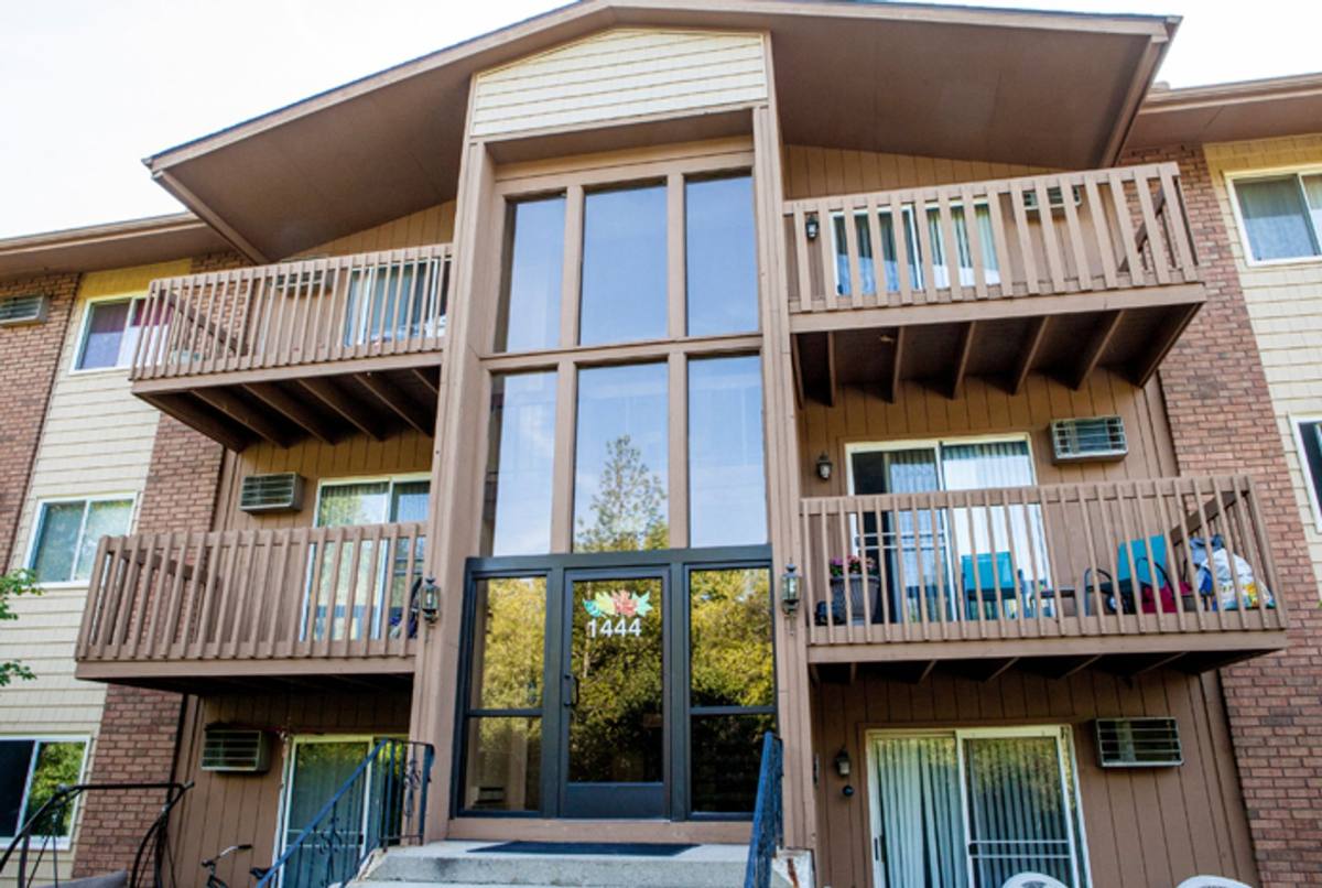 Apartment for rent at 1444 Grandview Court, Crown Point, IN 46307
