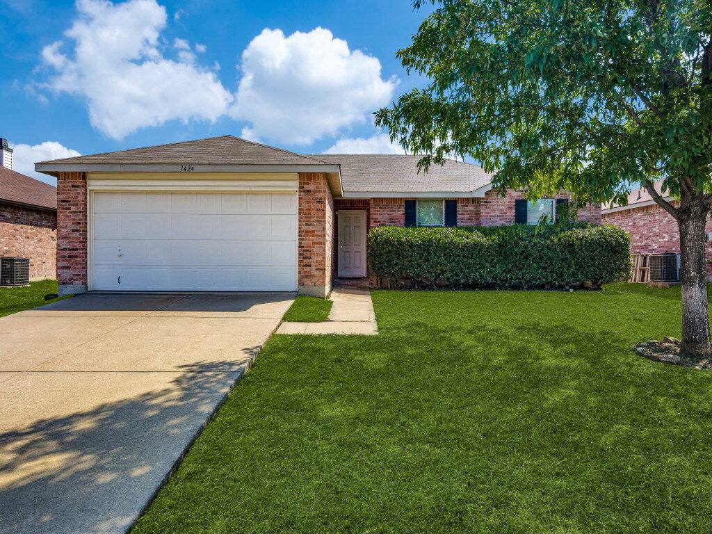 House for rent at 1424 Paint Brush Court, Burleson, TX 76028
