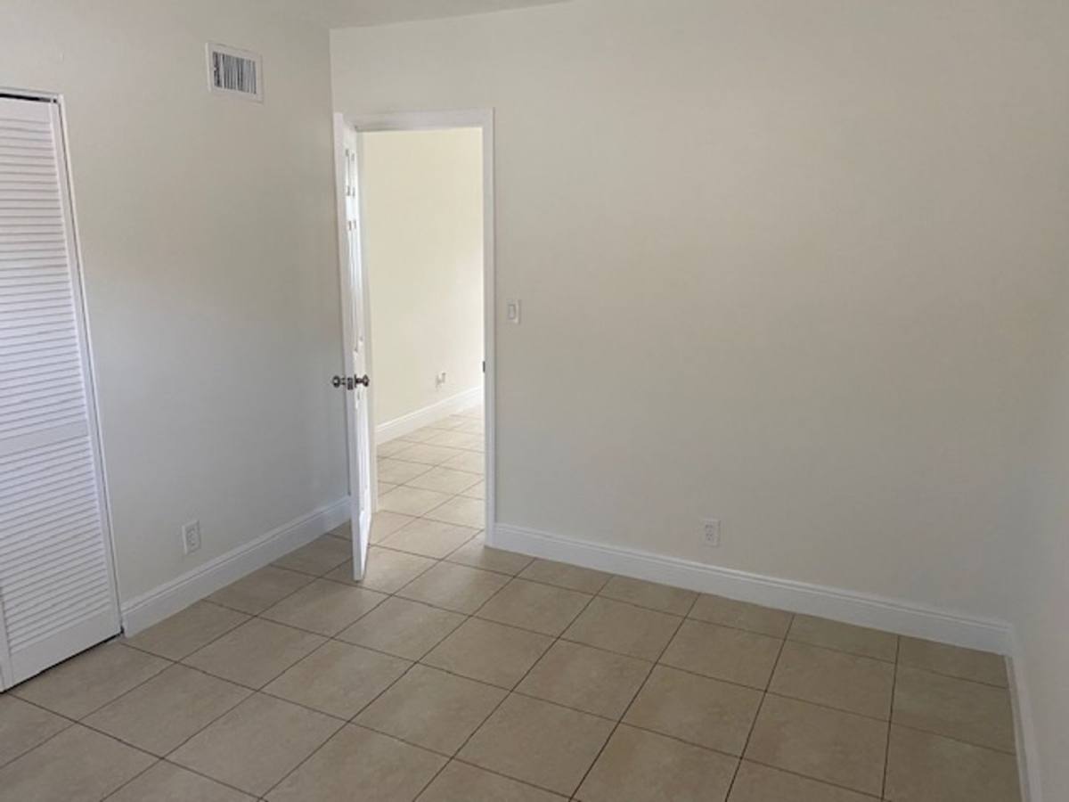 Apartment for rent at 452 SW 4th Ave, Fort Lauderdale, FL 33315