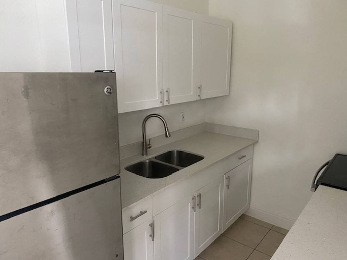 Apartment for rent at 452 SW 4th Ave, Fort Lauderdale, FL 33315
