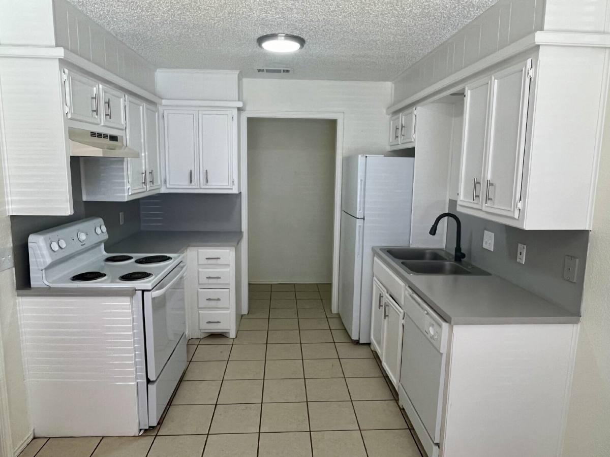 Townhouse for rent at 9610 Elmwood Ave #B, Lubbock, TX 79424