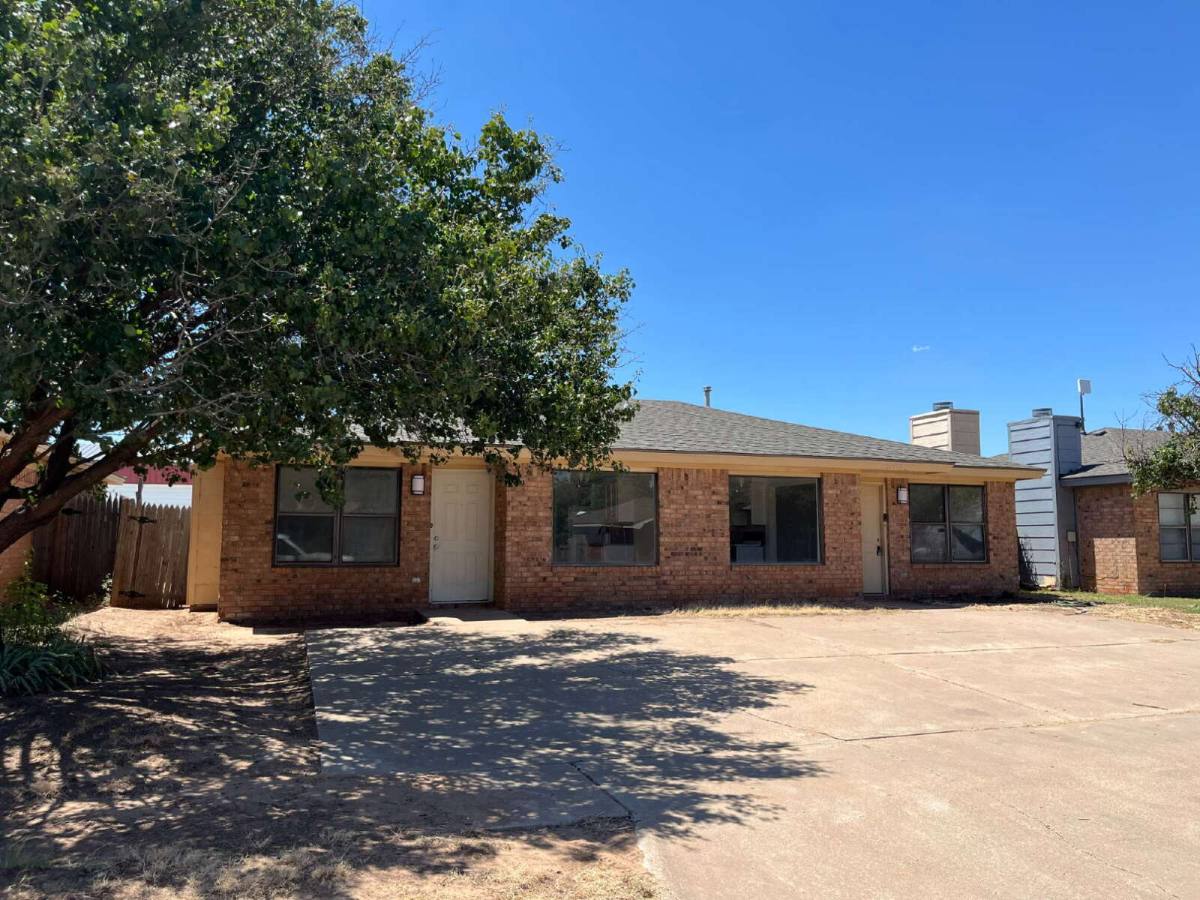 Townhouse for rent at 9610 Elmwood Ave #B, Lubbock, TX 79424
