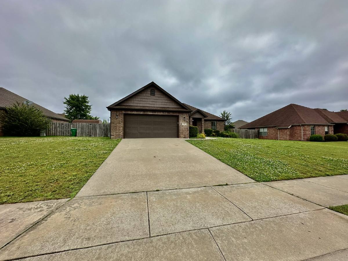 House for rent at 441 Sorrento Dr, Centerton, AR 72719