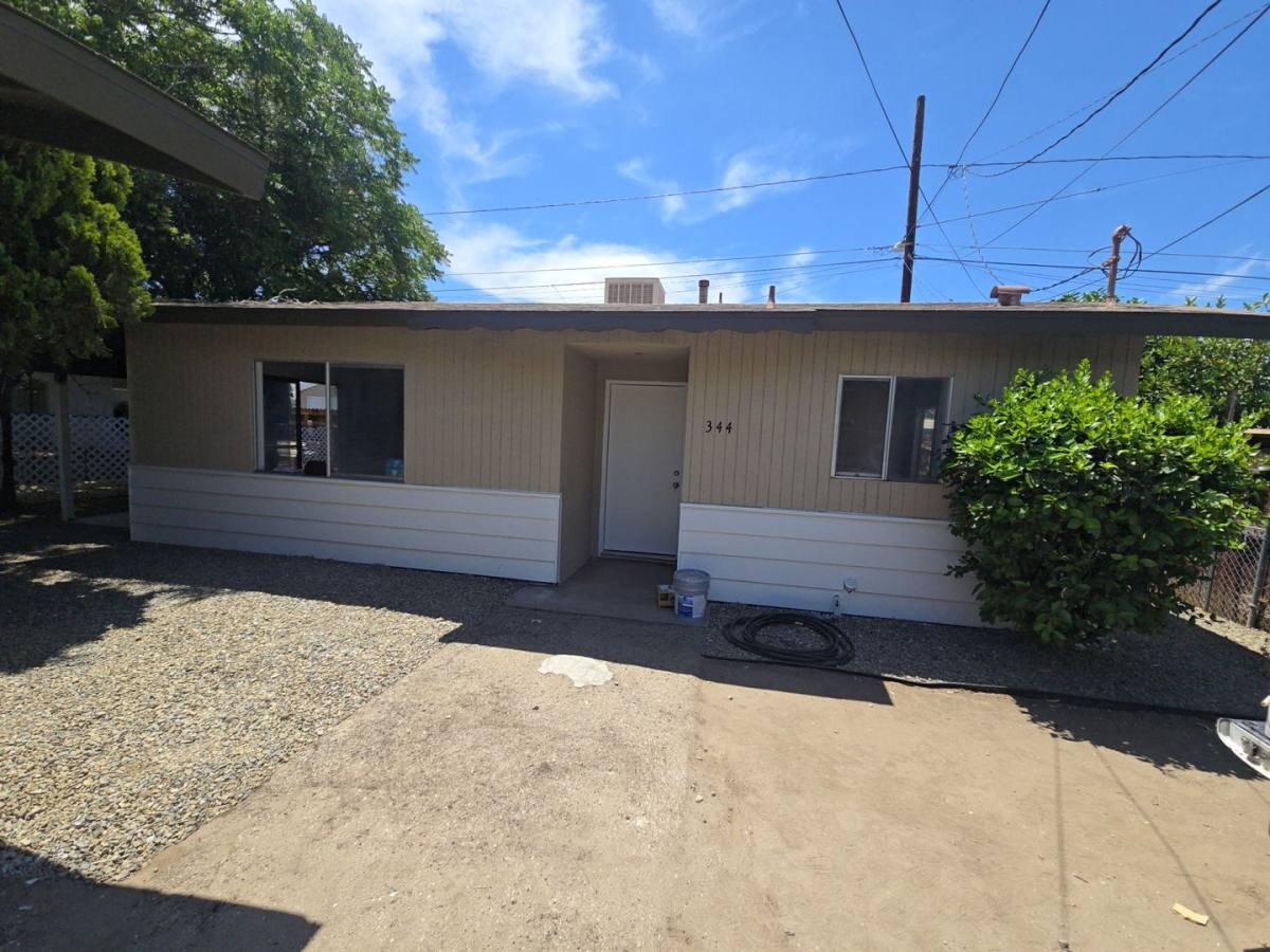 House for rent at 344 E 6th St, San Jacinto, CA 92583