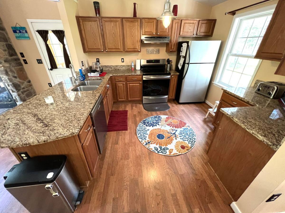 House for rent at 818 Country Club Dr, Gasburg, VA 23857
