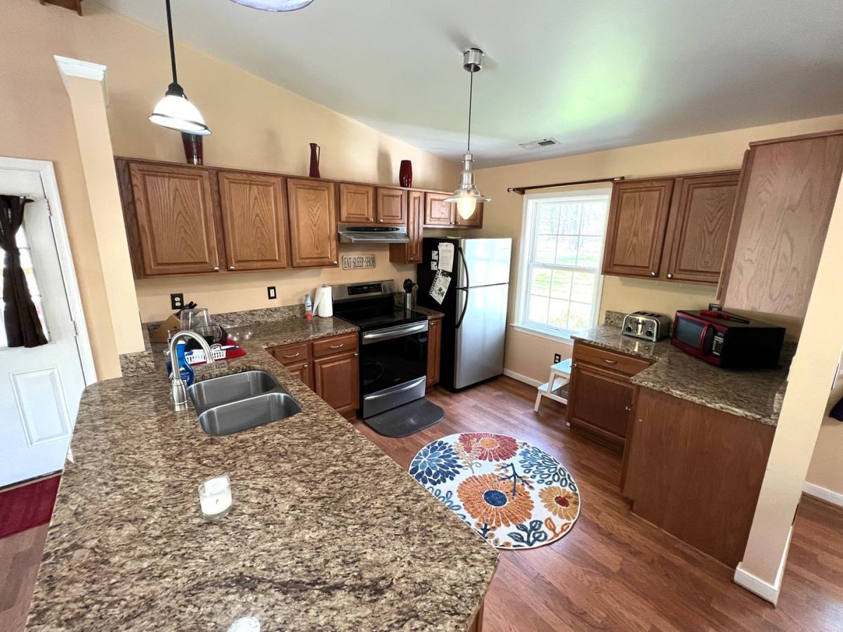 House for rent at 818 Country Club Dr, Gasburg, VA 23857