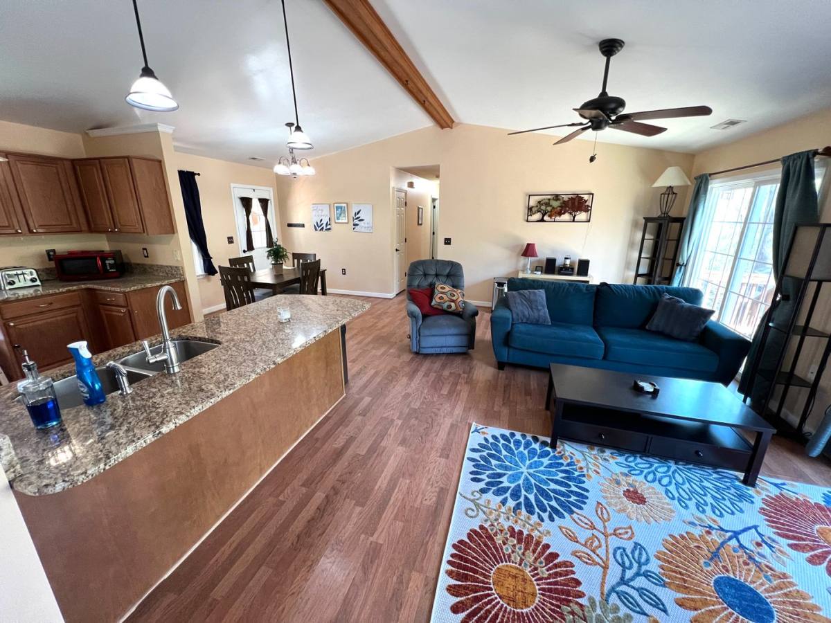 House for rent at 818 Country Club Dr, Gasburg, VA 23857