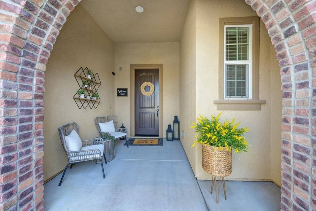 House for rent at 5025 Southbury Dr, Roseville, CA 95747