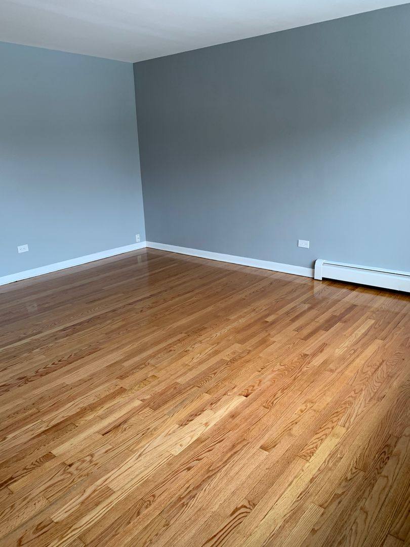 Apartment for rent at 4325 W 95th St, Oak Lawn, IL 60453