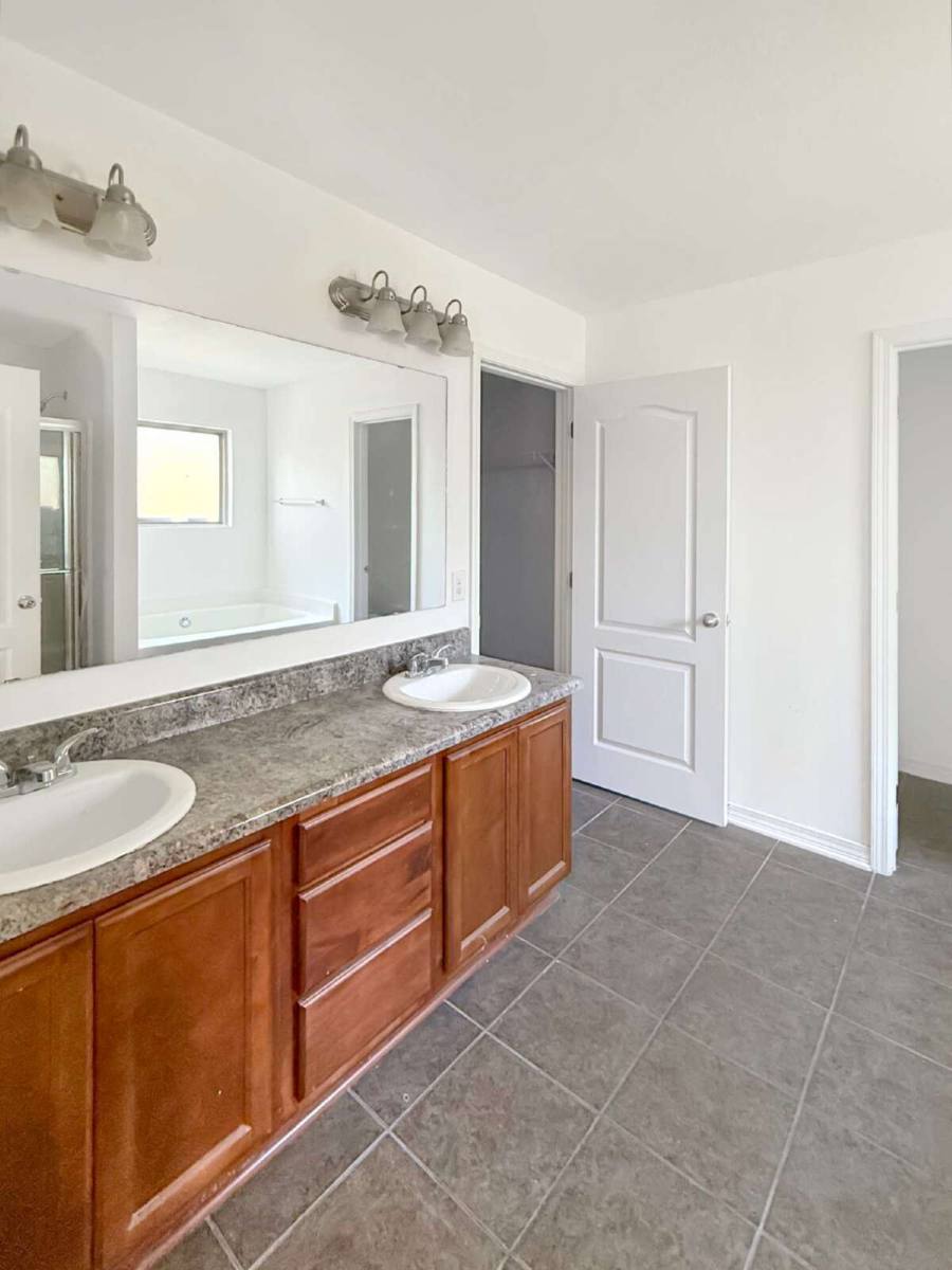 House for rent at 8657 El Paseo St, Navarre, FL 32566