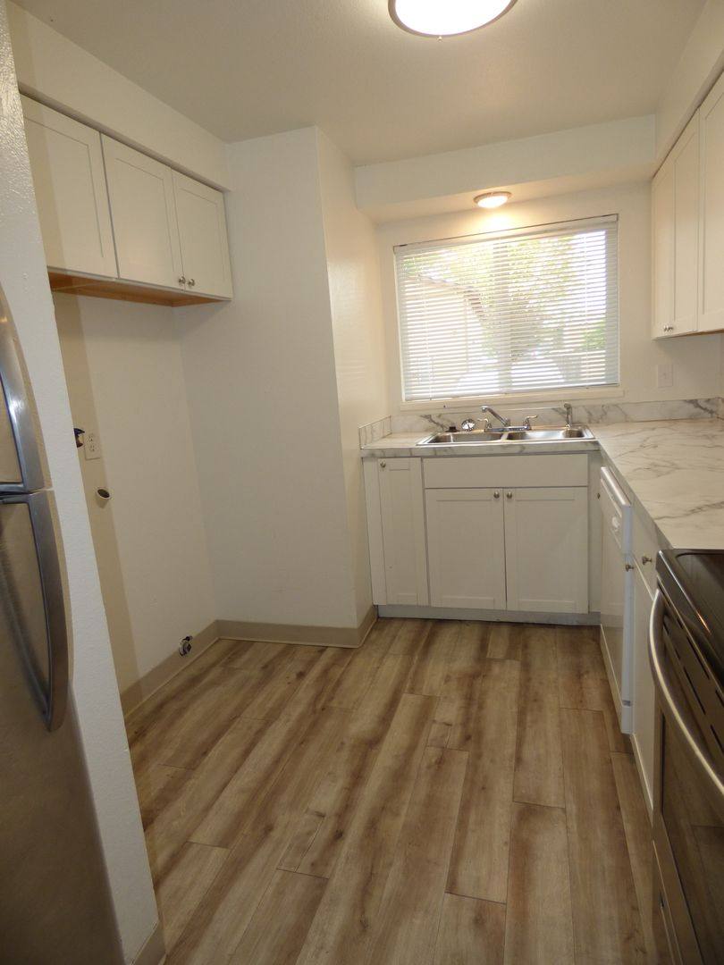 Townhouse for rent at 4116 Lancaster Dr NE, Salem, OR 97305