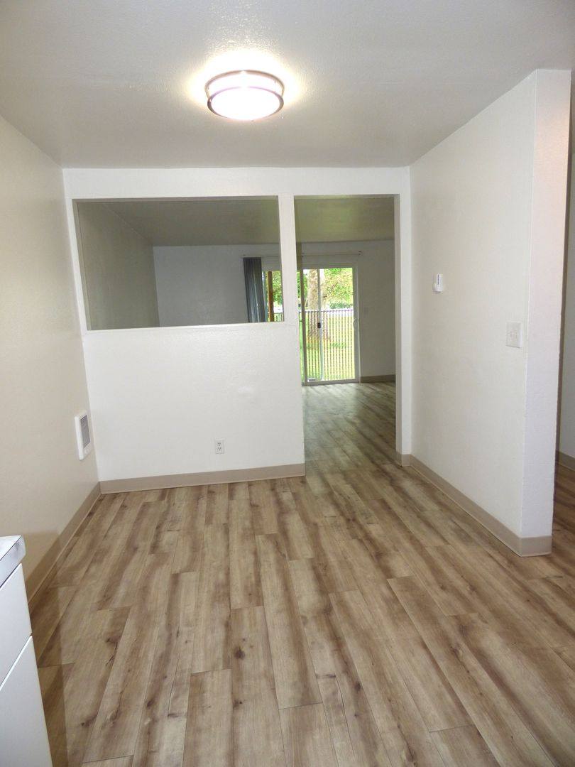 Townhouse for rent at 4116 Lancaster Dr NE, Salem, OR 97305