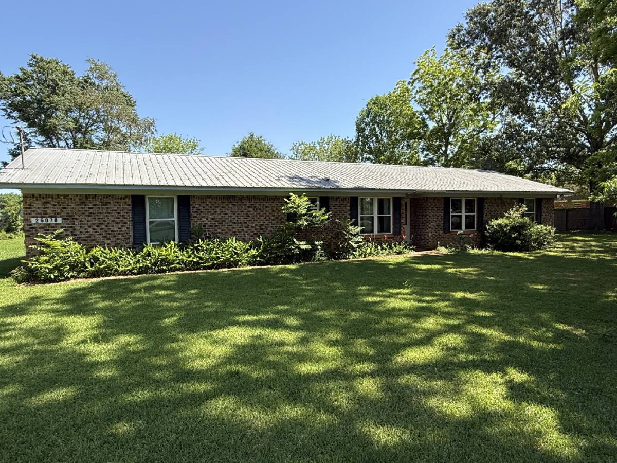 House for rent at 25070 County Rd 54 E, Daphne, AL 36526