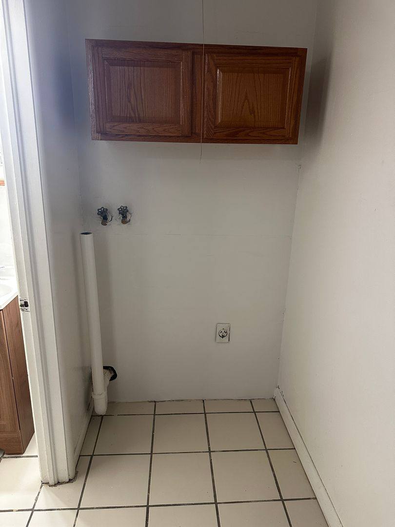 House for rent at 61 Crescent Dr, Struthers, OH 44471