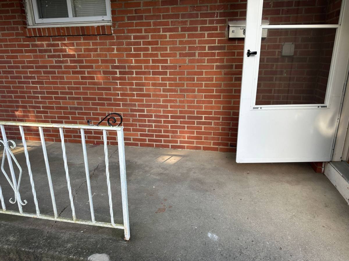 House for rent at 61 Crescent Dr, Struthers, OH 44471