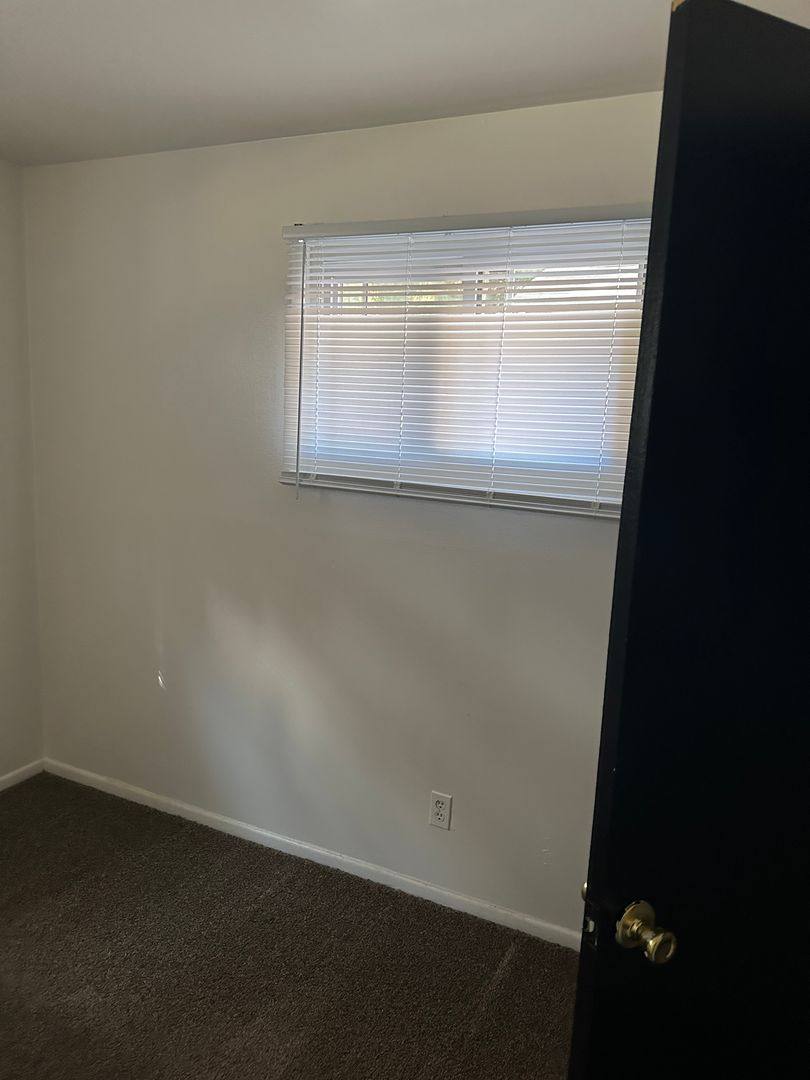 House for rent at 61 Crescent Dr, Struthers, OH 44471
