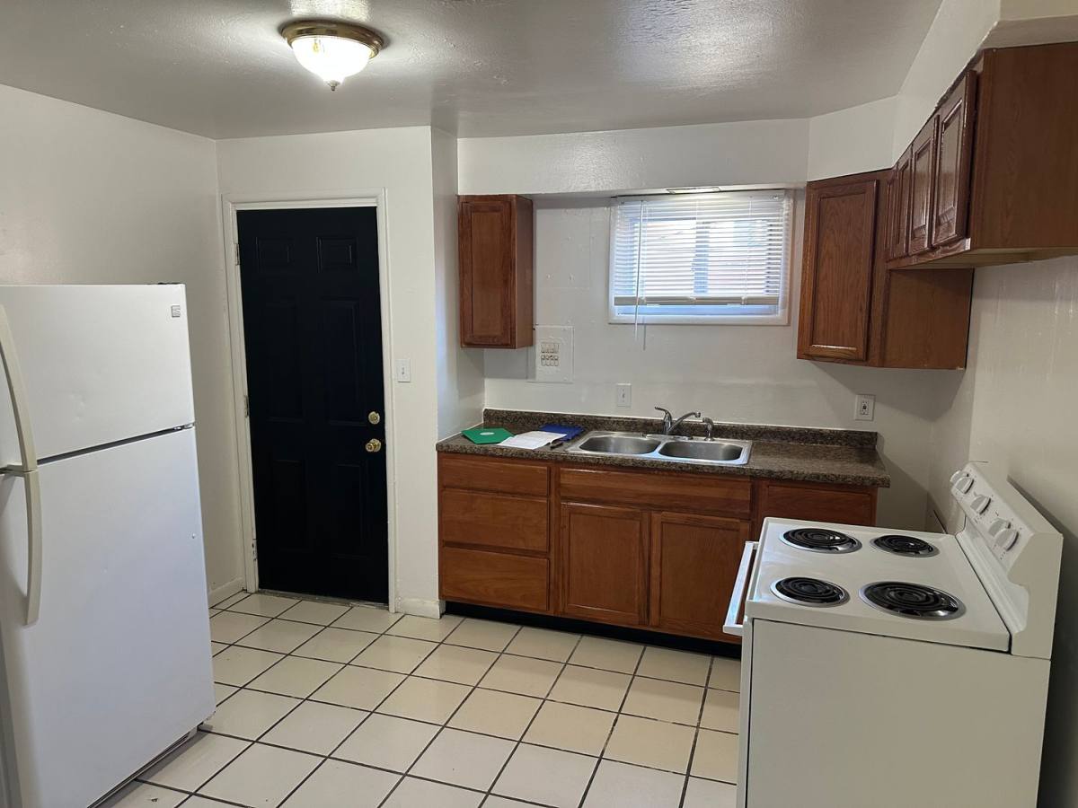 House for rent at 61 Crescent Dr, Struthers, OH 44471