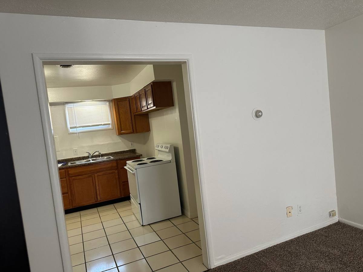 House for rent at 61 Crescent Dr, Struthers, OH 44471