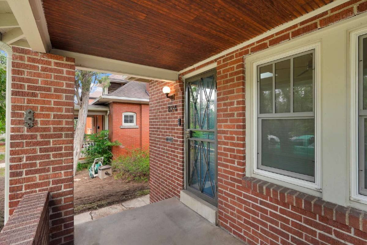 Townhouse for rent at 824 S Grant St, Denver, CO 80209