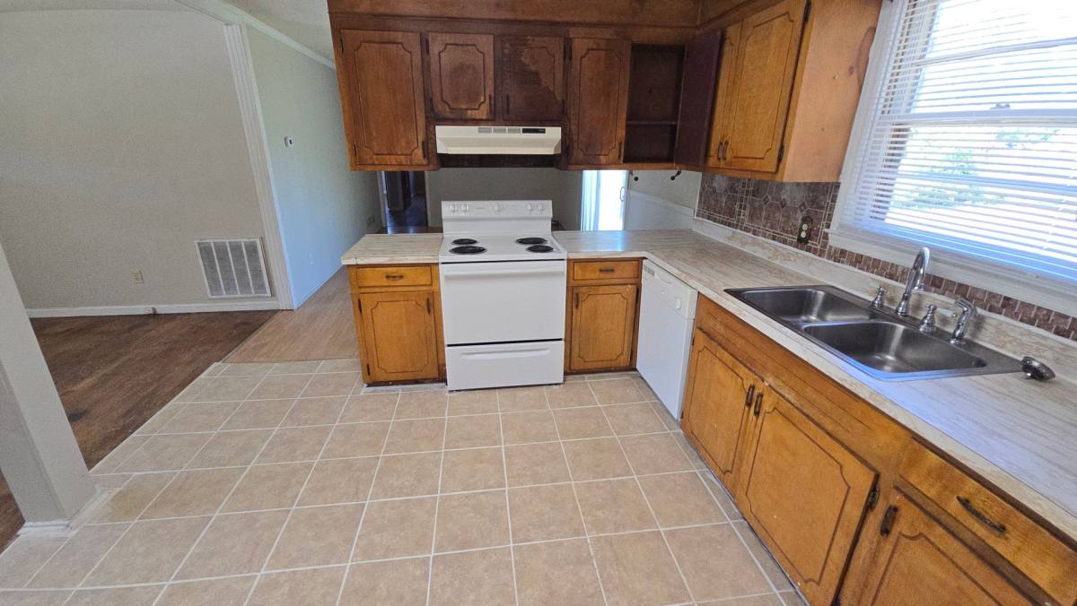 House for rent at 2233 Windsor Dr, Cayce, SC 29033