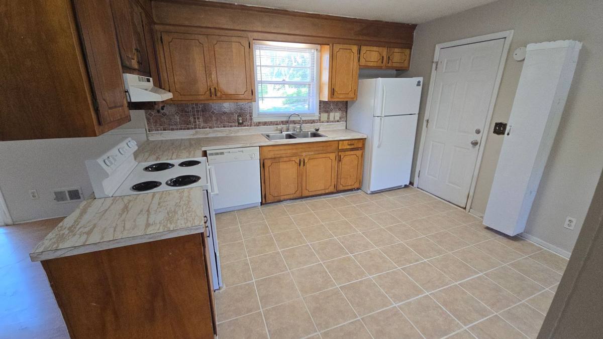 House for rent at 2233 Windsor Dr, Cayce, SC 29033