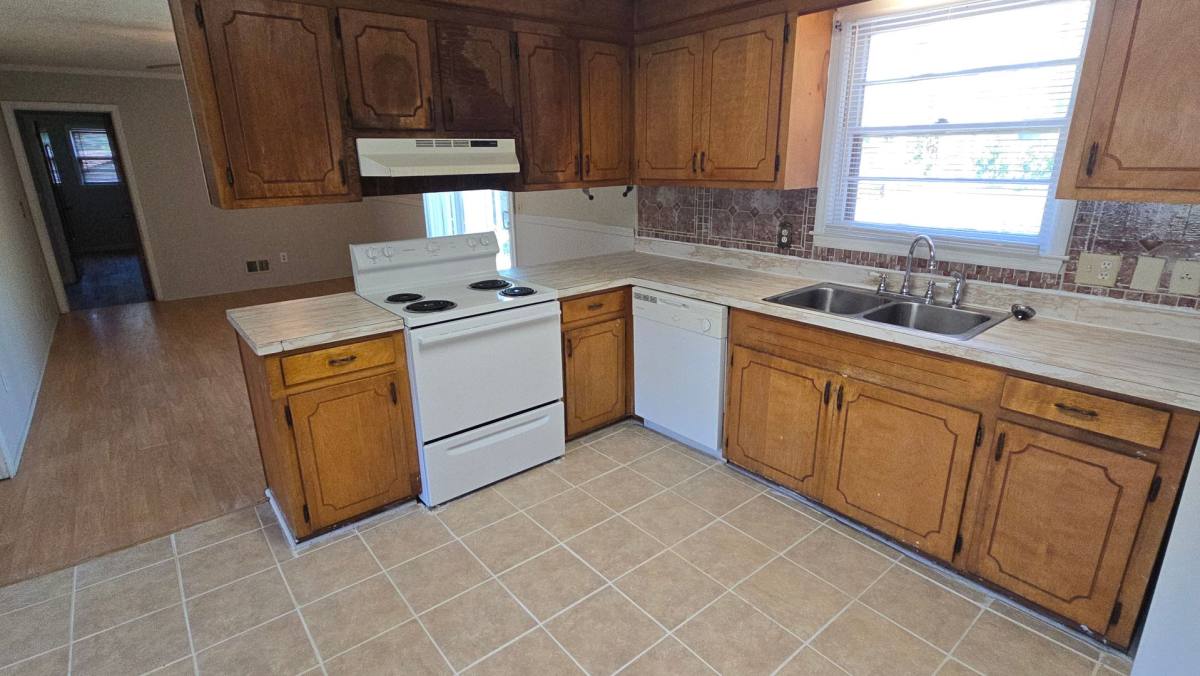 House for rent at 2233 Windsor Dr, Cayce, SC 29033