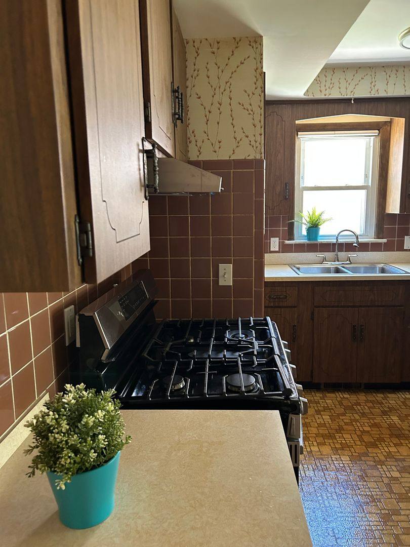 House for rent at 4409 Adrian Rd, Cleveland, OH 44121