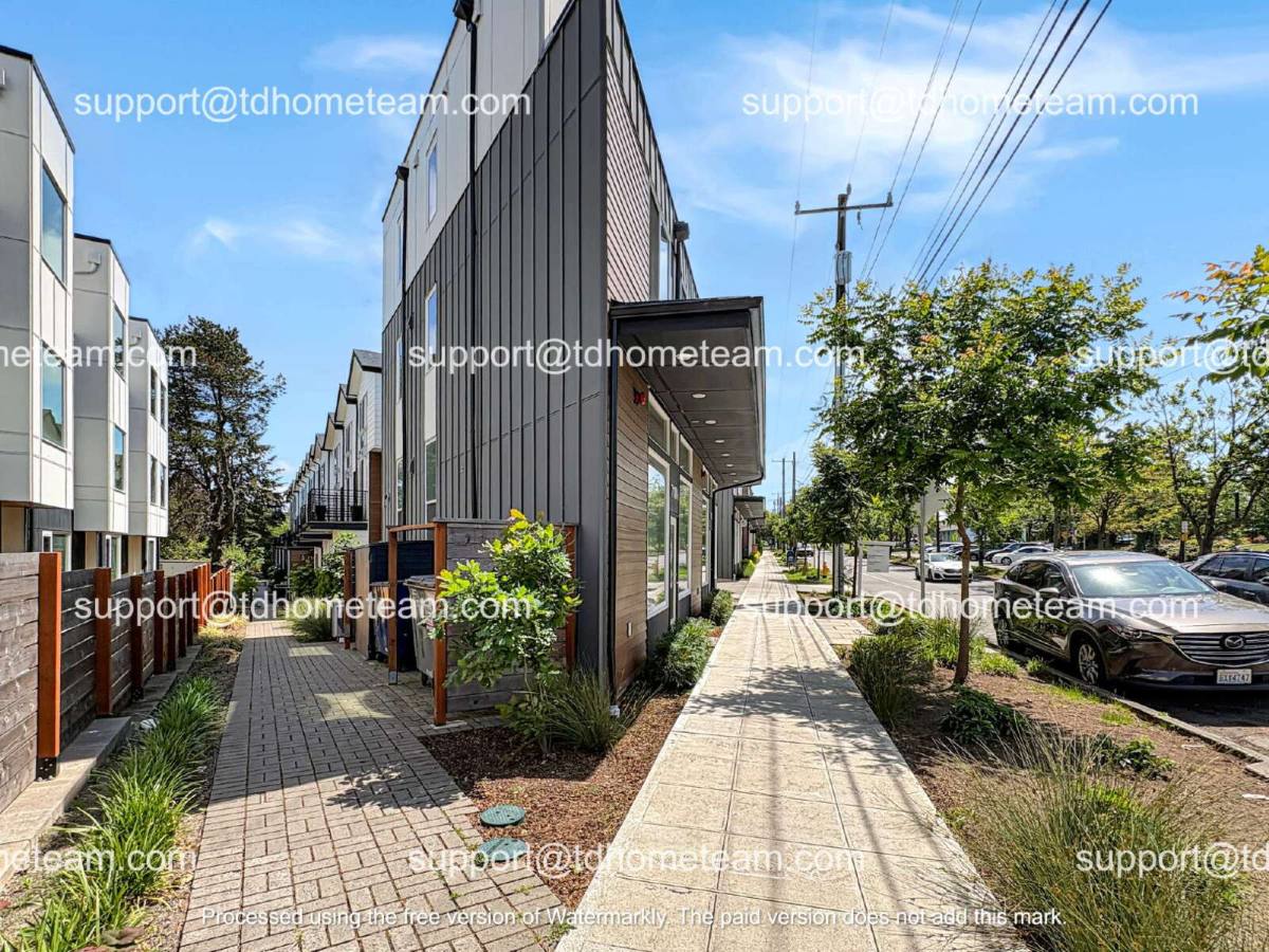 Townhouse for rent at 7118 Beacon Ave S #B, Seattle, WA 98108