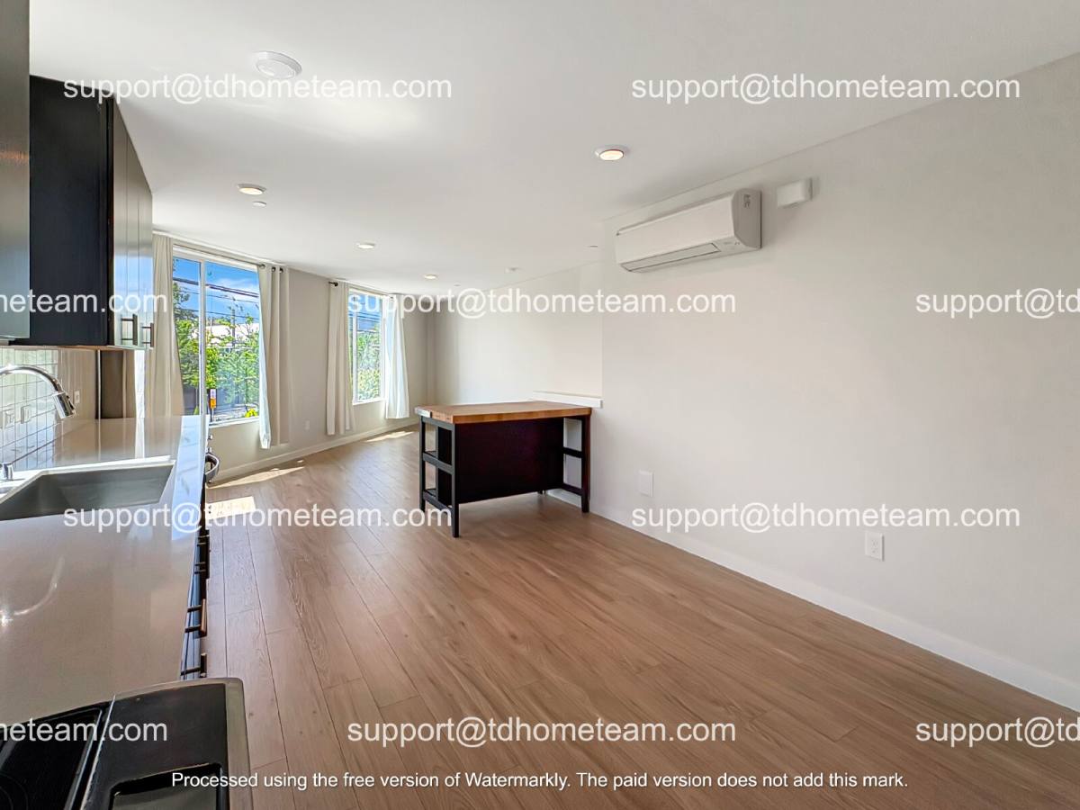 Townhouse for rent at 7118 Beacon Ave S #B, Seattle, WA 98108