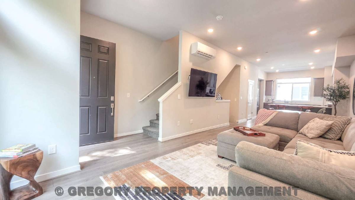Townhouse for rent at 8321 NE 176th Court #102, Kenmore, WA 98028