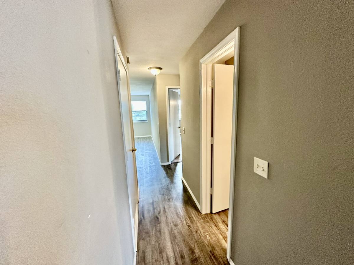 Townhouse for rent at 2437 W Gum St, Rogers, AR 72758