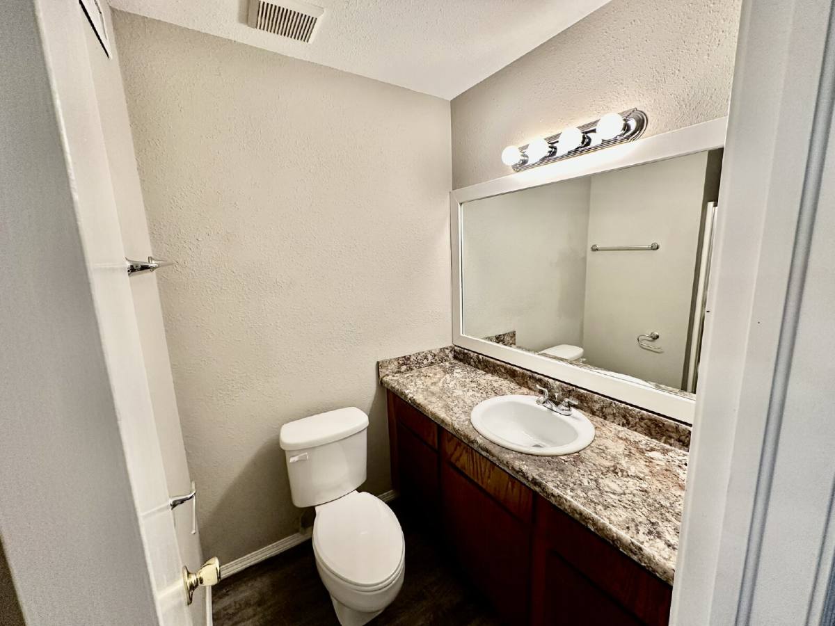 Townhouse for rent at 2437 W Gum St, Rogers, AR 72758